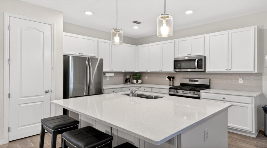 DAVENPORT, Florida 33896, 2 Bedrooms Bedrooms, ,2 BathroomsBathrooms,Residential,For Sale,BENOI,0,MFRO6405627