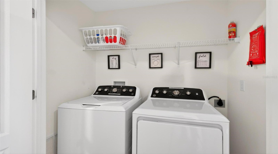 DAVENPORT, Florida 33896, 2 Bedrooms Bedrooms, ,2 BathroomsBathrooms,Residential,For Sale,BENOI,0,MFRO6405627