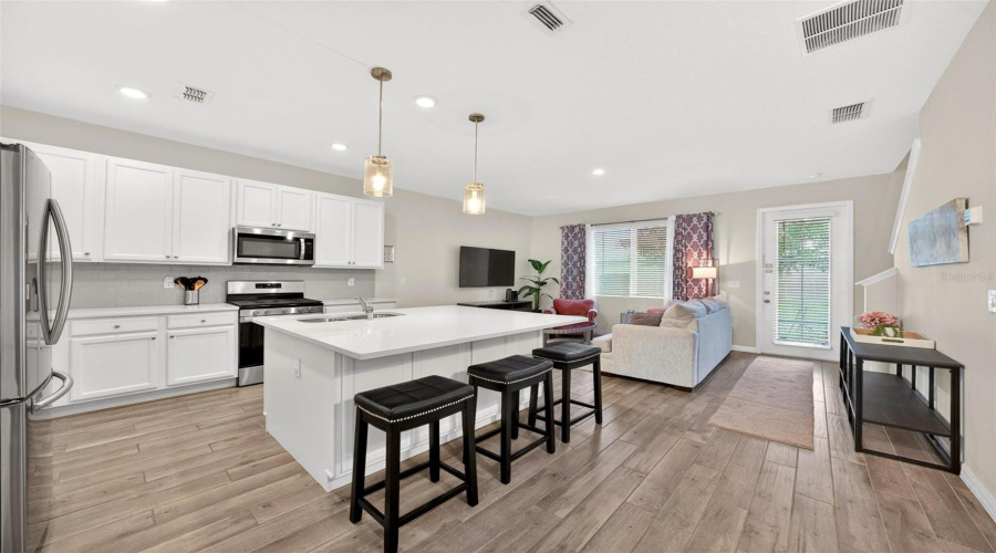 DAVENPORT, Florida 33896, 2 Bedrooms Bedrooms, ,2 BathroomsBathrooms,Residential,For Sale,BENOI,0,MFRO6405627