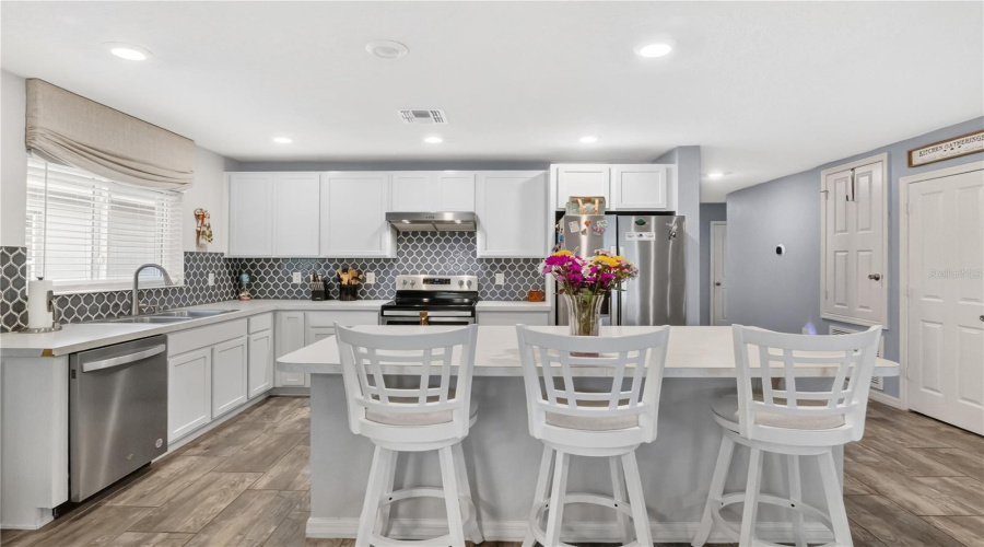 DAVENPORT, Florida 33896, 4 Bedrooms Bedrooms, ,2 BathroomsBathrooms,Residential,For Sale,AUGUSTUS,0,MFRO6407779