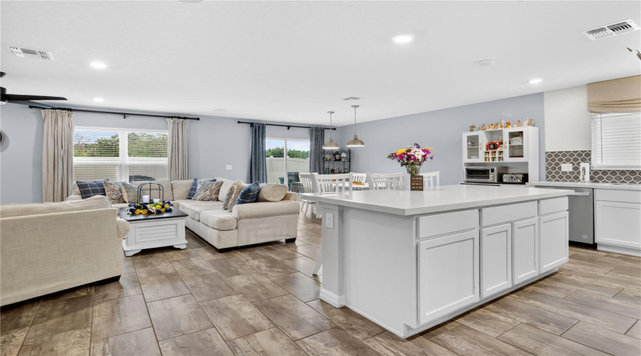 DAVENPORT, Florida 33896, 4 Bedrooms Bedrooms, ,2 BathroomsBathrooms,Residential,For Sale,AUGUSTUS,0,MFRO6407779