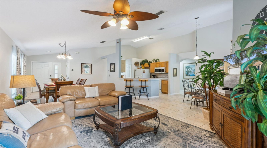 KISSIMMEE, Florida 34746, 4 Bedrooms Bedrooms, ,2 BathroomsBathrooms,Residential,For Sale,HIDEAWAY BEACH,0,MFRS5139158