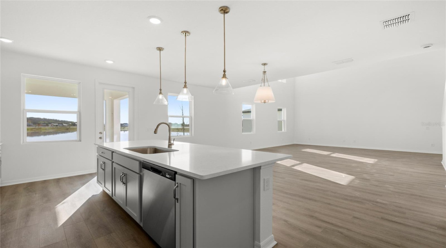 KISSIMMEE, Florida 34746, 3 Bedrooms Bedrooms, ,2 BathroomsBathrooms,Residential,For Sale,BROADWING,0,MFRO6387796