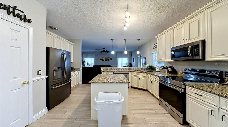 DAVENPORT, Florida 33896, 4 Bedrooms Bedrooms, ,3 BathroomsBathrooms,Residential,For Sale,KILDRUMMY,0,MFRS5149052