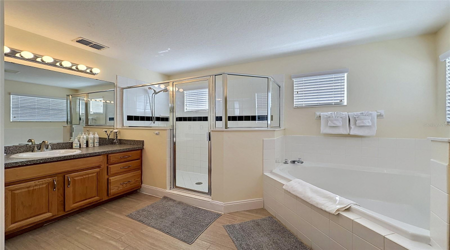 DAVENPORT, Florida 33896, 4 Bedrooms Bedrooms, ,3 BathroomsBathrooms,Residential,For Sale,KILDRUMMY,0,MFRS5149052