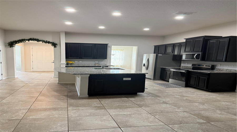 DAVENPORT, Florida 33837, 4 Bedrooms Bedrooms, ,2 BathroomsBathrooms,Residential,For Sale,SPANISH PINE,0,MFRS5149913