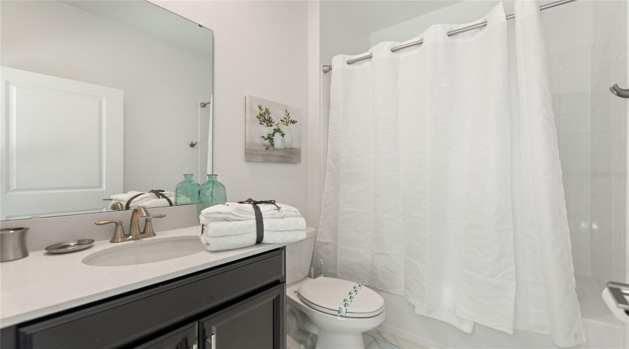 DAVENPORT, Florida 33896, 5 Bedrooms Bedrooms, ,5 BathroomsBathrooms,Residential,For Sale,SOMMERSET HILLS,0,MFRO6408494