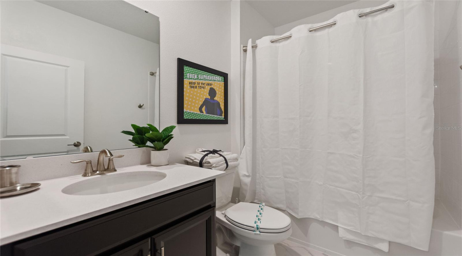DAVENPORT, Florida 33896, 5 Bedrooms Bedrooms, ,5 BathroomsBathrooms,Residential,For Sale,SOMMERSET HILLS,0,MFRO6408494