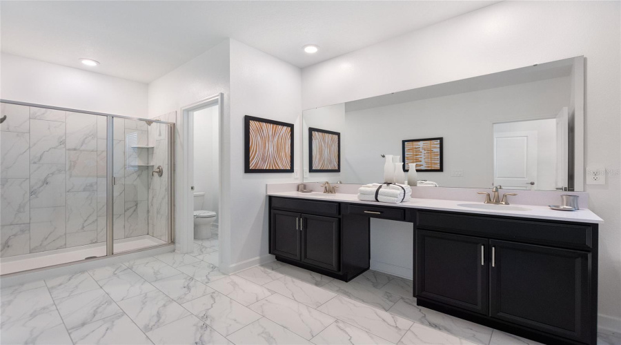 DAVENPORT, Florida 33896, 5 Bedrooms Bedrooms, ,5 BathroomsBathrooms,Residential,For Sale,SOMMERSET HILLS,0,MFRO6408494