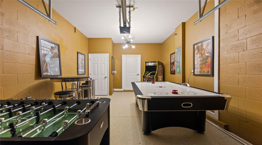 DAVENPORT, Florida 33896, 5 Bedrooms Bedrooms, ,5 BathroomsBathrooms,Residential,For Sale,SOMMERSET HILLS,0,MFRO6408494