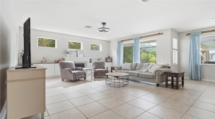 KISSIMMEE, Florida 34746, 4 Bedrooms Bedrooms, ,3 BathroomsBathrooms,Residential,For Sale,MARACAIBO,0,MFRS5149767