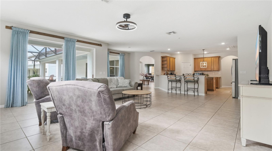 KISSIMMEE, Florida 34746, 4 Bedrooms Bedrooms, ,3 BathroomsBathrooms,Residential,For Sale,MARACAIBO,0,MFRS5149767