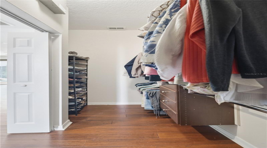 KISSIMMEE, Florida 34746, 4 Bedrooms Bedrooms, ,3 BathroomsBathrooms,Residential,For Sale,MARACAIBO,0,MFRS5149767