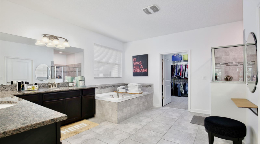 KISSIMMEE, Florida 34746, 4 Bedrooms Bedrooms, ,3 BathroomsBathrooms,Residential,For Sale,FAIRY TALE,0,MFRO6408538