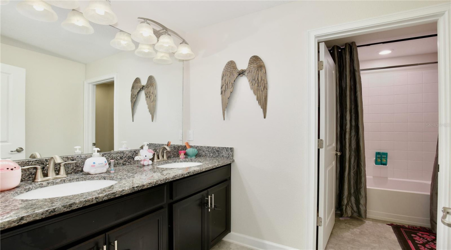 KISSIMMEE, Florida 34746, 4 Bedrooms Bedrooms, ,3 BathroomsBathrooms,Residential,For Sale,FAIRY TALE,0,MFRO6408538