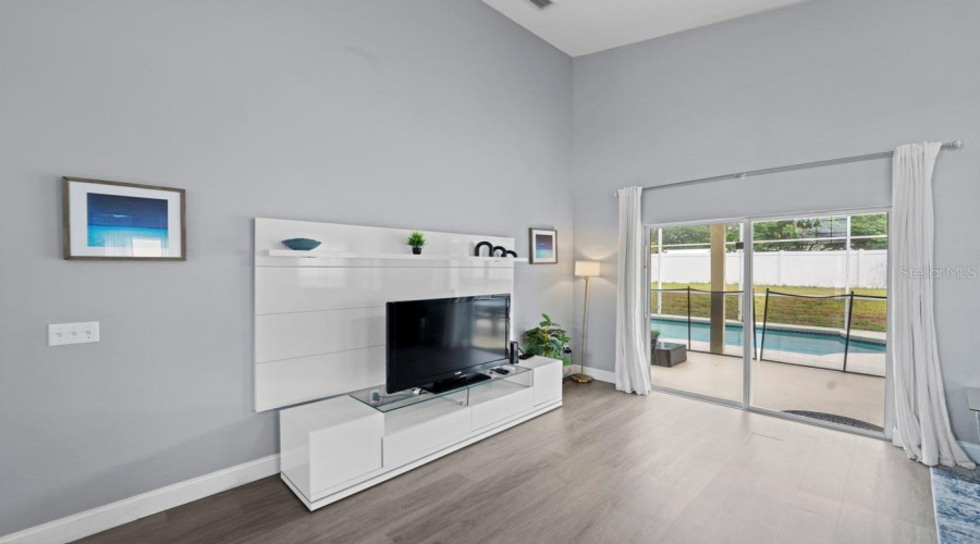 DAVENPORT, Florida 33897, 5 Bedrooms Bedrooms, ,4 BathroomsBathrooms,Residential,For Sale,BLOOMINGDALE,0,MFRO6408560