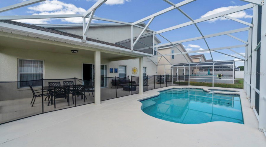 DAVENPORT, Florida 33897, 5 Bedrooms Bedrooms, ,4 BathroomsBathrooms,Residential,For Sale,BLOOMINGDALE,0,MFRO6408560