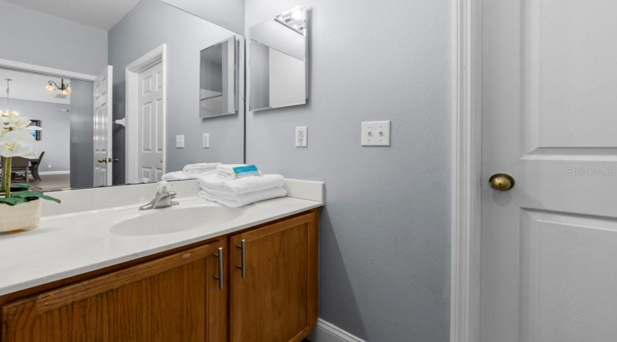 DAVENPORT, Florida 33897, 5 Bedrooms Bedrooms, ,4 BathroomsBathrooms,Residential,For Sale,BLOOMINGDALE,0,MFRO6408560