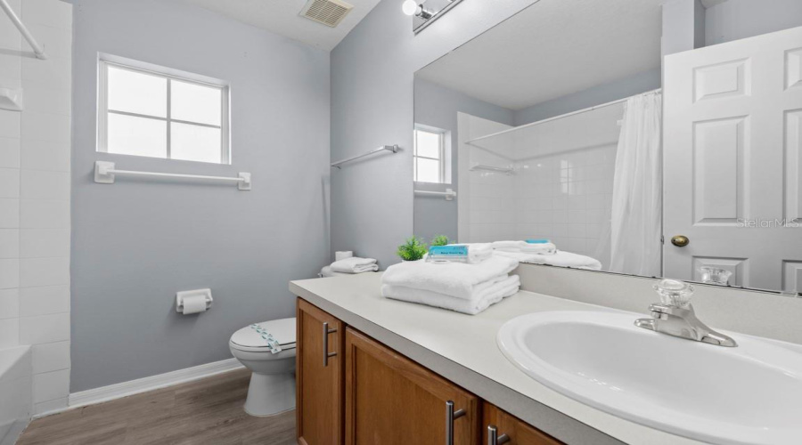 DAVENPORT, Florida 33897, 5 Bedrooms Bedrooms, ,4 BathroomsBathrooms,Residential,For Sale,BLOOMINGDALE,0,MFRO6408560