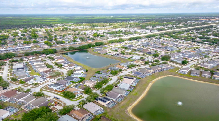 DAVENPORT, Florida 33897, 5 Bedrooms Bedrooms, ,4 BathroomsBathrooms,Residential,For Sale,BLOOMINGDALE,0,MFRO6408560