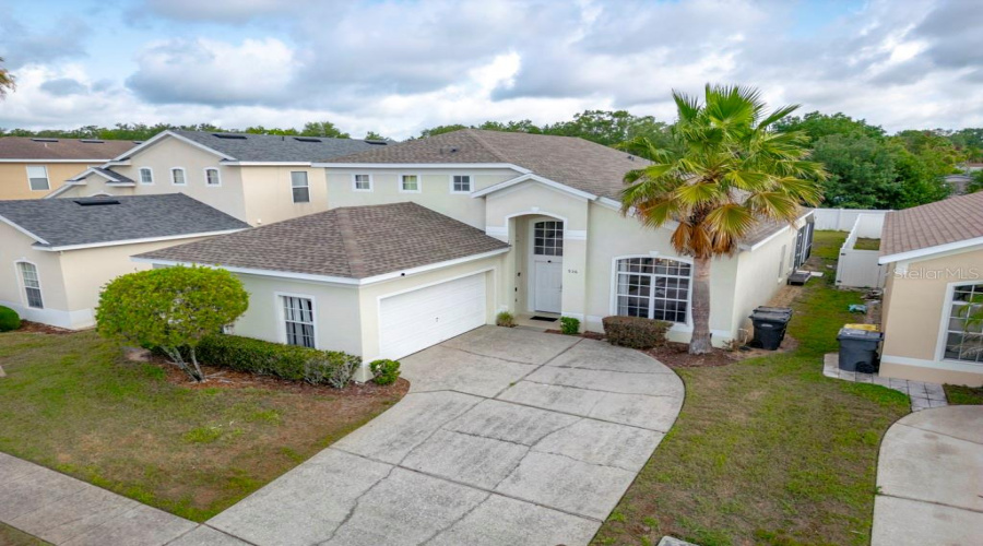 DAVENPORT, Florida 33897, 5 Bedrooms Bedrooms, ,4 BathroomsBathrooms,Residential,For Sale,BLOOMINGDALE,0,MFRO6408560