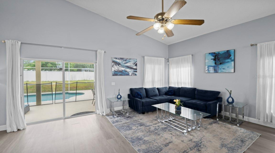 DAVENPORT, Florida 33897, 5 Bedrooms Bedrooms, ,4 BathroomsBathrooms,Residential,For Sale,BLOOMINGDALE,0,MFRO6408560
