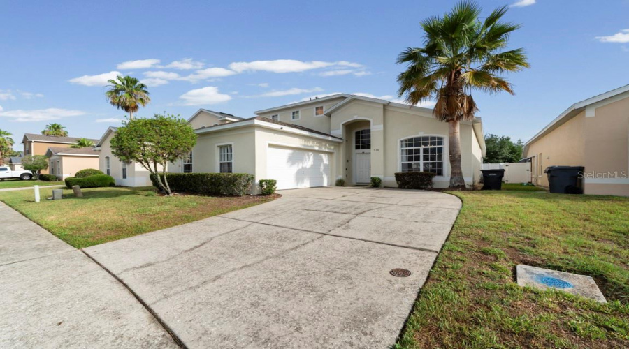 DAVENPORT, Florida 33897, 5 Bedrooms Bedrooms, ,4 BathroomsBathrooms,Residential,For Sale,BLOOMINGDALE,0,MFRO6408560