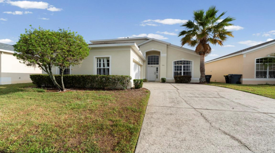 DAVENPORT, Florida 33897, 5 Bedrooms Bedrooms, ,4 BathroomsBathrooms,Residential,For Sale,BLOOMINGDALE,0,MFRO6408560