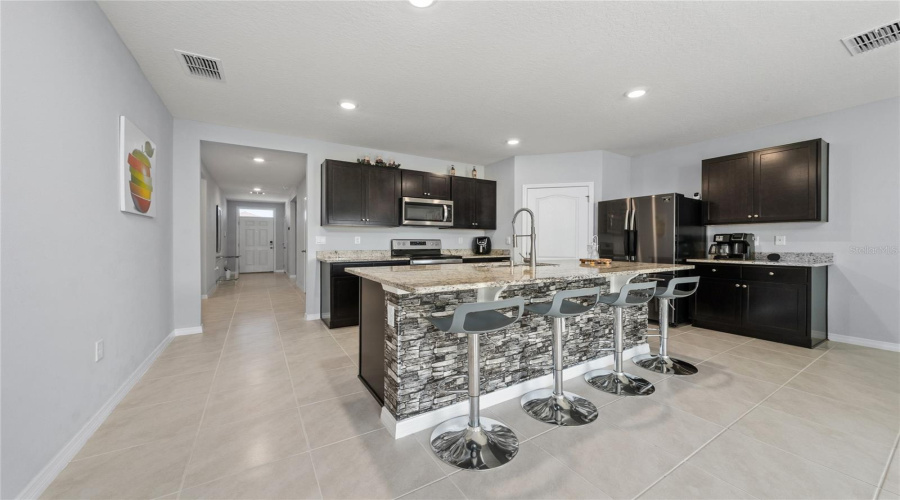 DAVENPORT, Florida 33837, 4 Bedrooms Bedrooms, ,2 BathroomsBathrooms,Residential,For Sale,VICTORIA,0,MFRS5138149