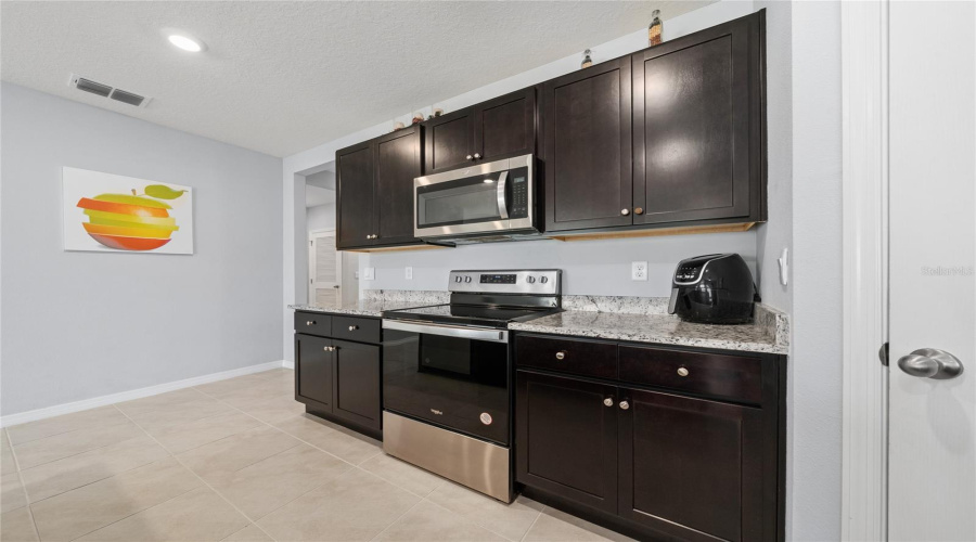 DAVENPORT, Florida 33837, 4 Bedrooms Bedrooms, ,2 BathroomsBathrooms,Residential,For Sale,VICTORIA,0,MFRS5138149