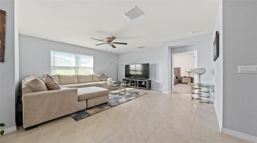DAVENPORT, Florida 33837, 4 Bedrooms Bedrooms, ,2 BathroomsBathrooms,Residential,For Sale,VICTORIA,0,MFRS5138149