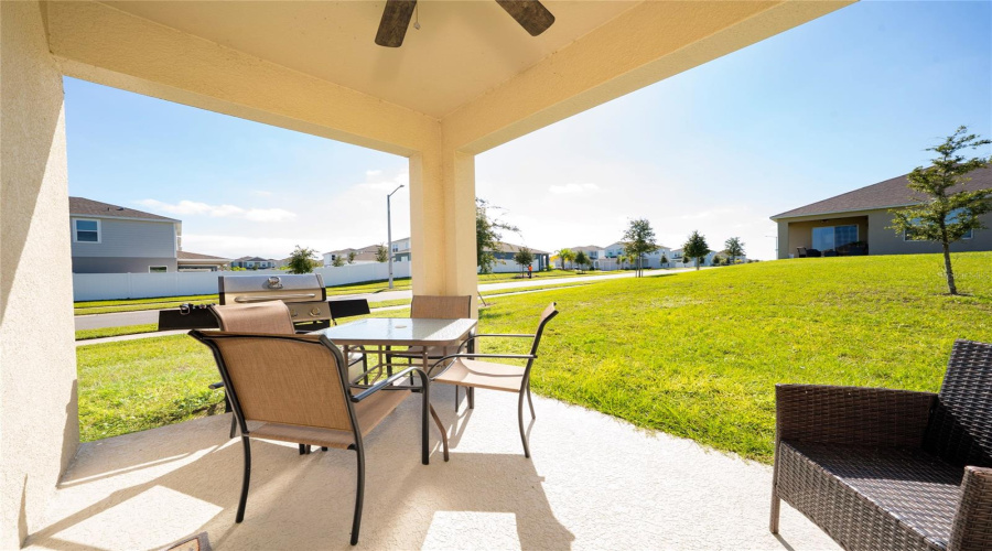 DAVENPORT, Florida 33837, 4 Bedrooms Bedrooms, ,2 BathroomsBathrooms,Residential,For Sale,VICTORIA,0,MFRS5138149