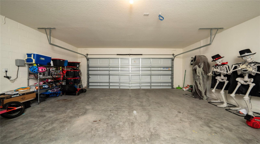 DAVENPORT, Florida 33837, 4 Bedrooms Bedrooms, ,2 BathroomsBathrooms,Residential,For Sale,VICTORIA,0,MFRS5138149