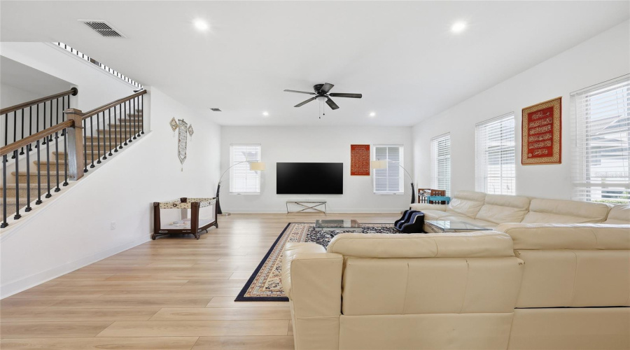 KISSIMMEE, Florida 34747, 6 Bedrooms Bedrooms, ,4 BathroomsBathrooms,Residential,For Sale,ESTUARY LAKE,0,MFRO6407514
