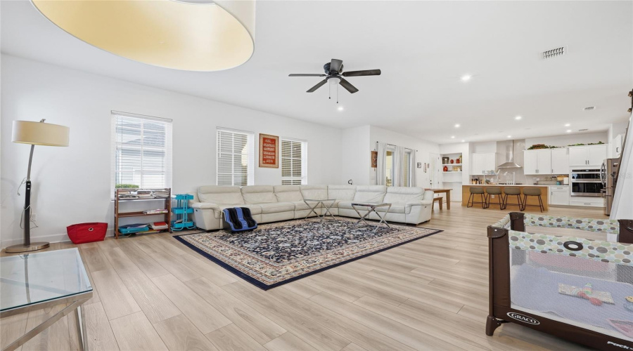 KISSIMMEE, Florida 34747, 6 Bedrooms Bedrooms, ,4 BathroomsBathrooms,Residential,For Sale,ESTUARY LAKE,0,MFRO6407514