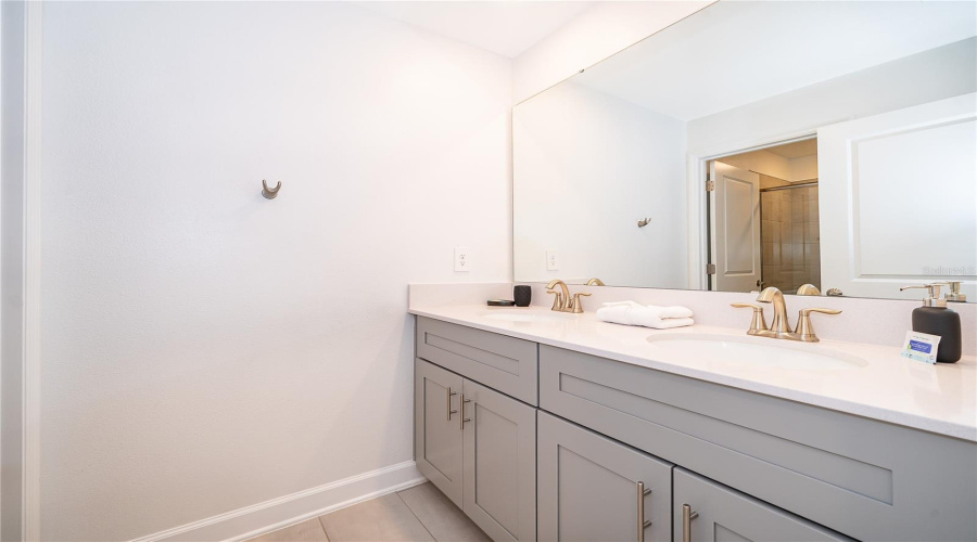 KISSIMMEE, Florida 34746, 4 Bedrooms Bedrooms, ,3 BathroomsBathrooms,Residential,For Sale,READING,0,MFRS5150119