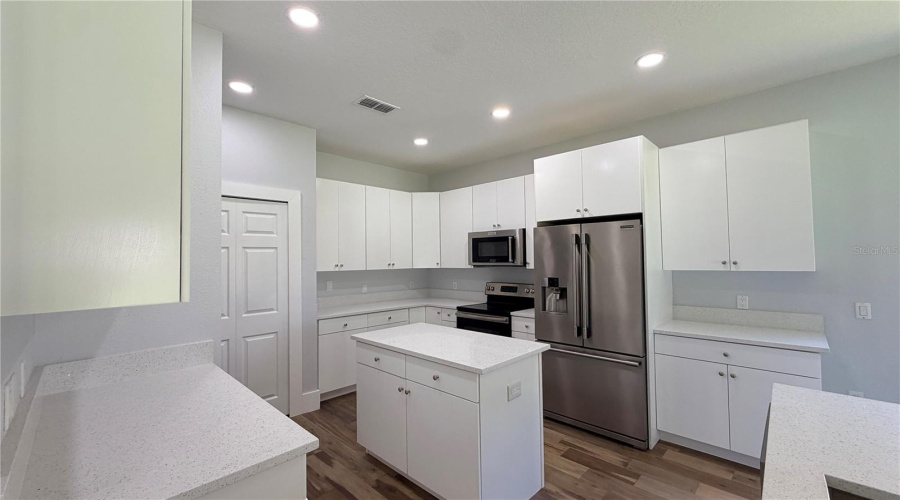 KISSIMMEE, Florida 34746, 5 Bedrooms Bedrooms, ,3 BathroomsBathrooms,Residential,For Sale,EAGLE ISLE,0,MFRS5149952