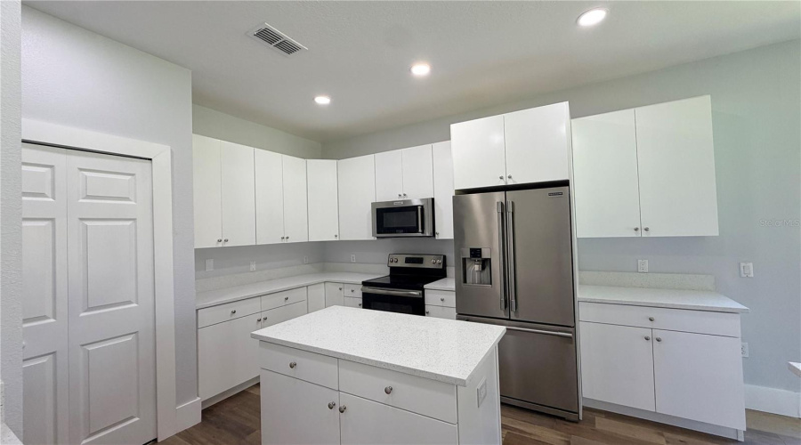 KISSIMMEE, Florida 34746, 5 Bedrooms Bedrooms, ,3 BathroomsBathrooms,Residential,For Sale,EAGLE ISLE,0,MFRS5149952