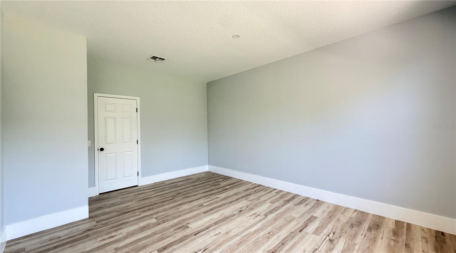 KISSIMMEE, Florida 34746, 5 Bedrooms Bedrooms, ,3 BathroomsBathrooms,Residential,For Sale,EAGLE ISLE,0,MFRS5149952