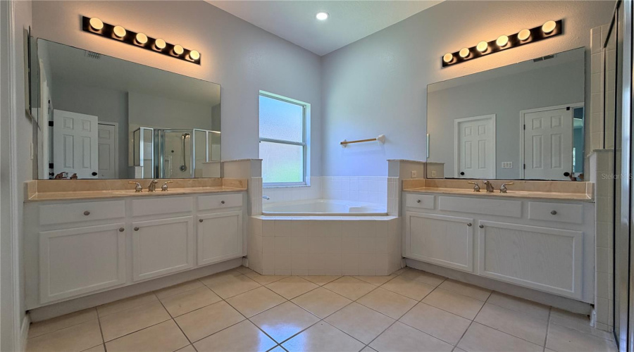 KISSIMMEE, Florida 34746, 5 Bedrooms Bedrooms, ,3 BathroomsBathrooms,Residential,For Sale,EAGLE ISLE,0,MFRS5149952
