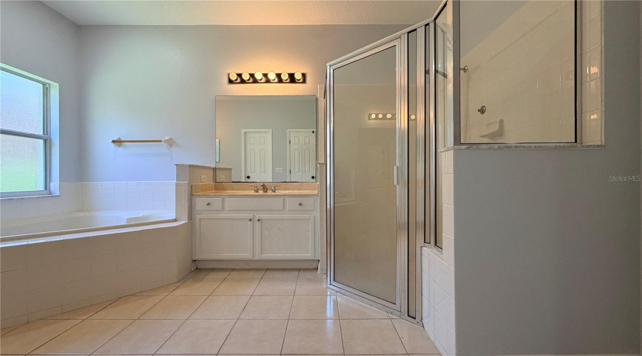 KISSIMMEE, Florida 34746, 5 Bedrooms Bedrooms, ,3 BathroomsBathrooms,Residential,For Sale,EAGLE ISLE,0,MFRS5149952