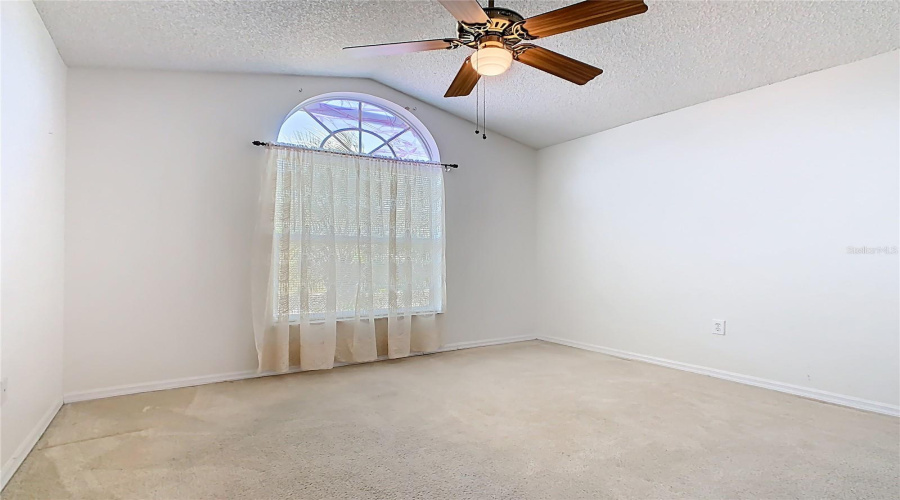 DAVENPORT, Florida 33897, 4 Bedrooms Bedrooms, ,2 BathroomsBathrooms,Residential,For Sale,HALSTEAD,0,MFRS5138446
