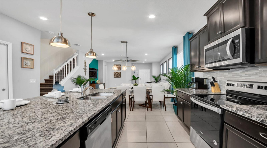 DAVENPORT, Florida 33897, 5 Bedrooms Bedrooms, ,5 BathroomsBathrooms,Residential,For Sale,SUMMER,0,MFRO6218294