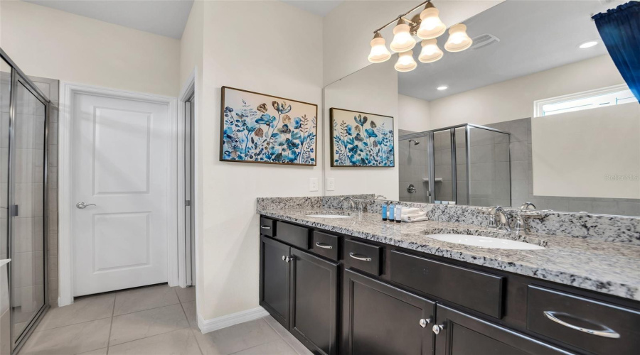 DAVENPORT, Florida 33897, 5 Bedrooms Bedrooms, ,5 BathroomsBathrooms,Residential,For Sale,SUMMER,0,MFRO6218294