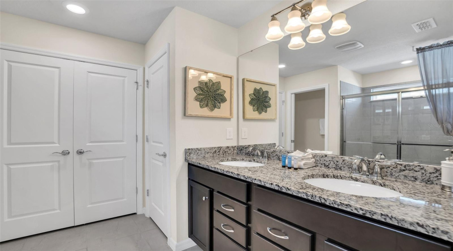 DAVENPORT, Florida 33897, 5 Bedrooms Bedrooms, ,5 BathroomsBathrooms,Residential,For Sale,SUMMER,0,MFRO6218294