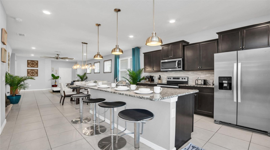 DAVENPORT, Florida 33897, 5 Bedrooms Bedrooms, ,5 BathroomsBathrooms,Residential,For Sale,SUMMER,0,MFRO6218294