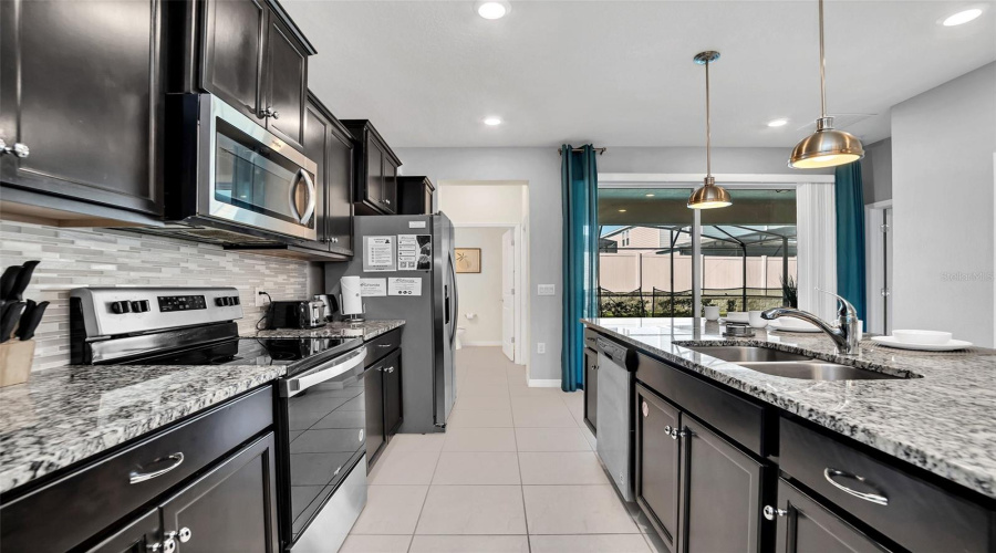DAVENPORT, Florida 33897, 5 Bedrooms Bedrooms, ,5 BathroomsBathrooms,Residential,For Sale,SUMMER,0,MFRO6218294