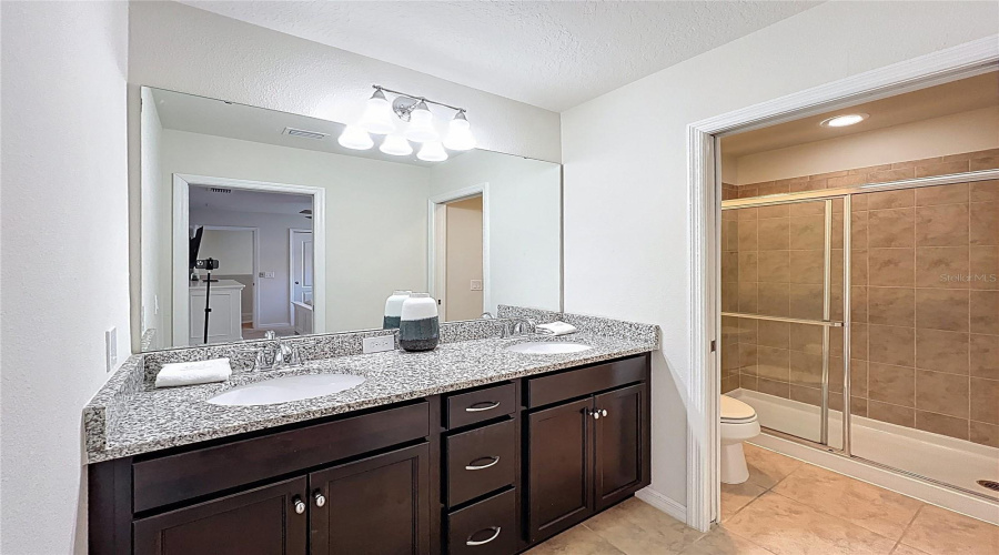 KISSIMMEE, Florida 34747, 8 Bedrooms Bedrooms, ,6 BathroomsBathrooms,Residential,For Sale,LIMA,0,MFRS5126817