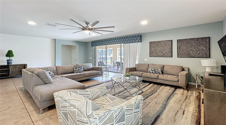 KISSIMMEE, Florida 34747, 8 Bedrooms Bedrooms, ,6 BathroomsBathrooms,Residential,For Sale,LIMA,0,MFRS5126817