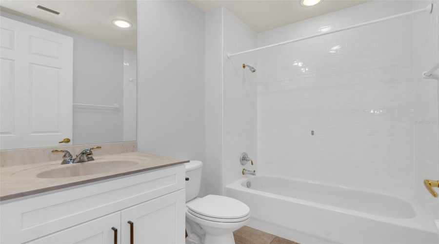 ORLANDO, Florida 32836, 4 Bedrooms Bedrooms, ,3 BathroomsBathrooms,Residential,For Sale,THE ESPLANADE,0,MFRO6408706